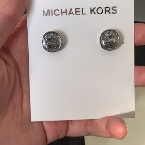 MICHAEL KORS STUDS New without tags , comes with box and carry bag